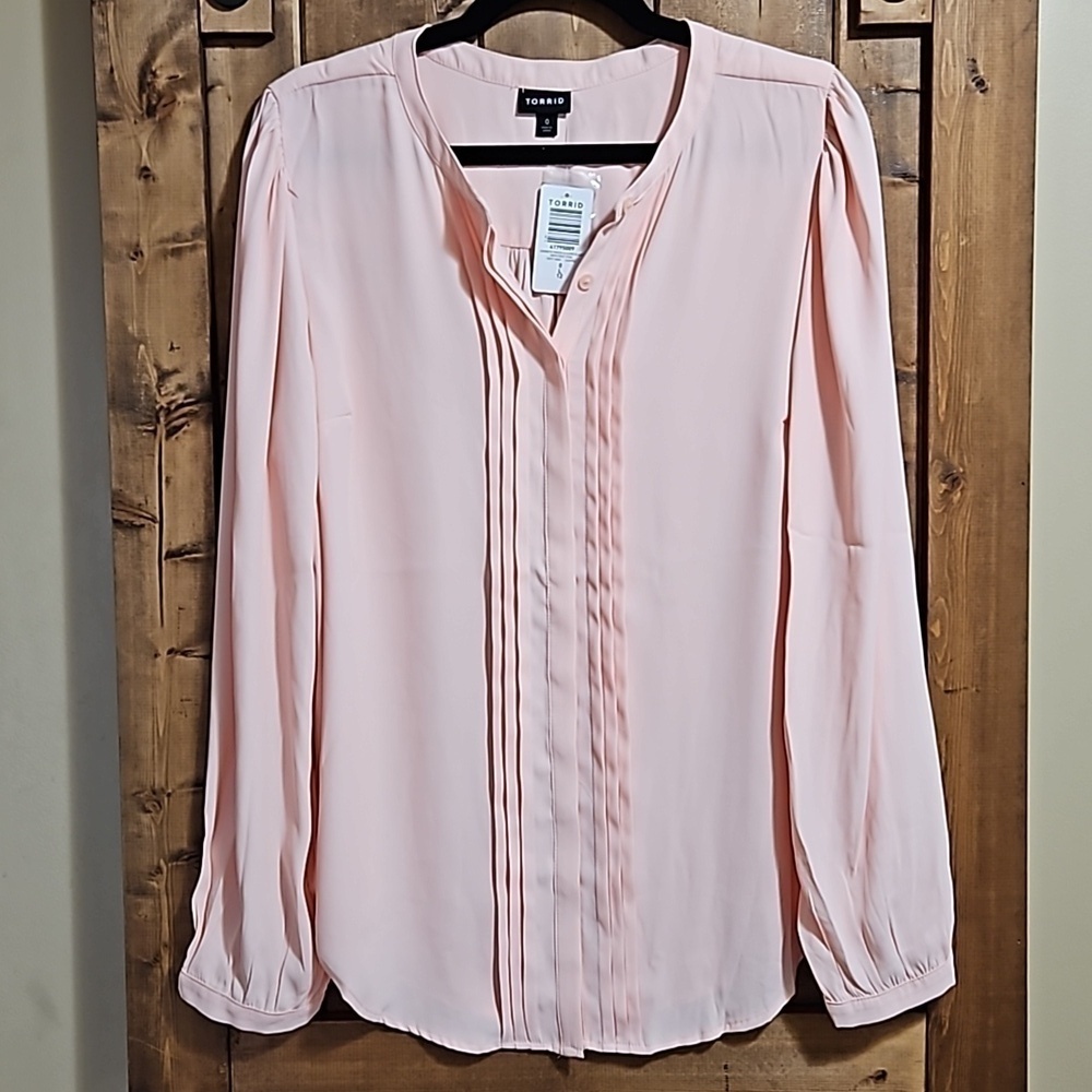 Torrid Pale Pink Georgette Pintuck Long Sleeve Flowy Blouse Size L/12